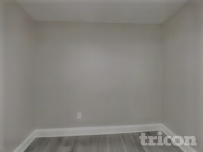 8127 Creedmoor Dr in Jacksonville, FL - Foto de edificio - Building Photo