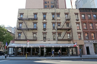 240 Columbus Ave in New York, NY - Building Photo - Building Photo