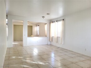 9530 W Mesa Vista Ave in Las Vegas, NV - Building Photo - Building Photo