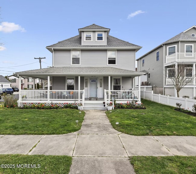 property at 119 Forman Ave