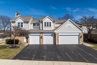 Hidden Cove Condominium in Palatine, IL - Building Photo - Building Photo