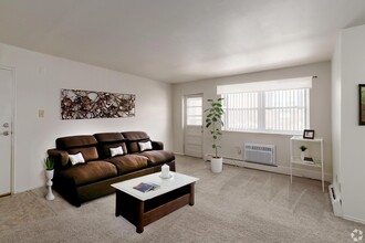 Allen Gardens Apartments in Allentown, PA - Foto de edificio - Building Photo
