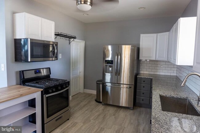 232 W 4th Ave in Conshohocken, PA - Building Photo - Building Photo
