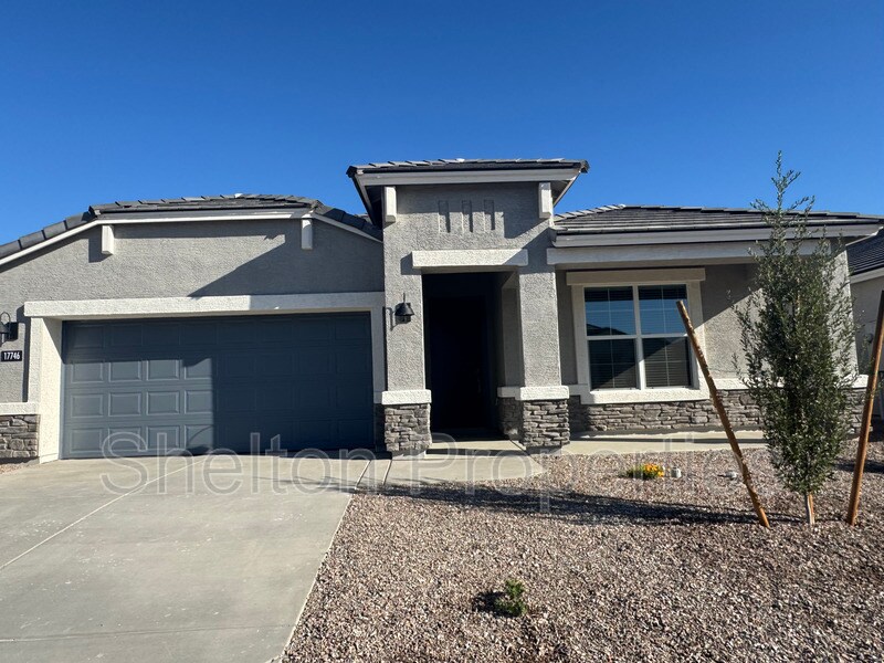 17746 W Turquoise Ave in Glendale, AZ - Building Photo