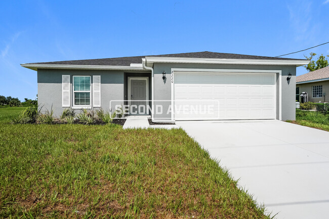 2220 NE 22nd Pl in Cape Coral, FL - Foto de edificio - Building Photo