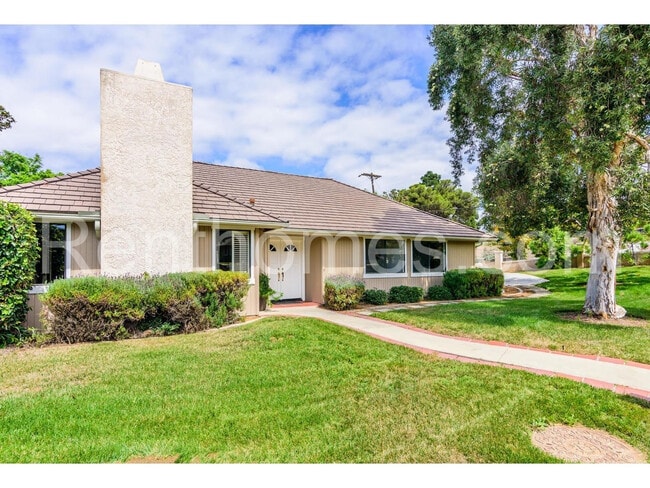 property at 2822 Mesa Dr