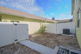 2247 J Lawson Blvd in Orlando, FL - Building Photo - Building Photo