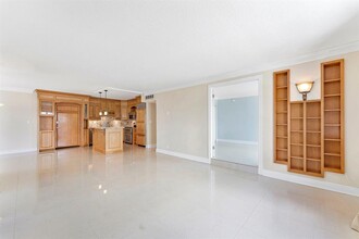 1839 Middle River Dr, Unit 100 in Fort Lauderdale, FL - Foto de edificio - Building Photo