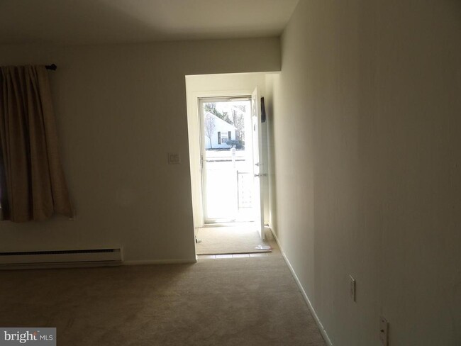 47 Sherwood Pl in Vincentown, NJ - Building Photo - Building Photo