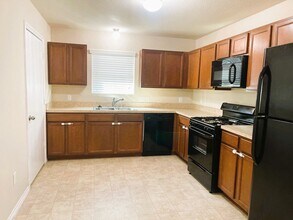 819 Katydid Ct in Conroe, TX - Foto de edificio - Building Photo