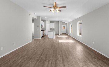 25477 Blossom Ct in Montgomery, TX - Building Photo - Building Photo