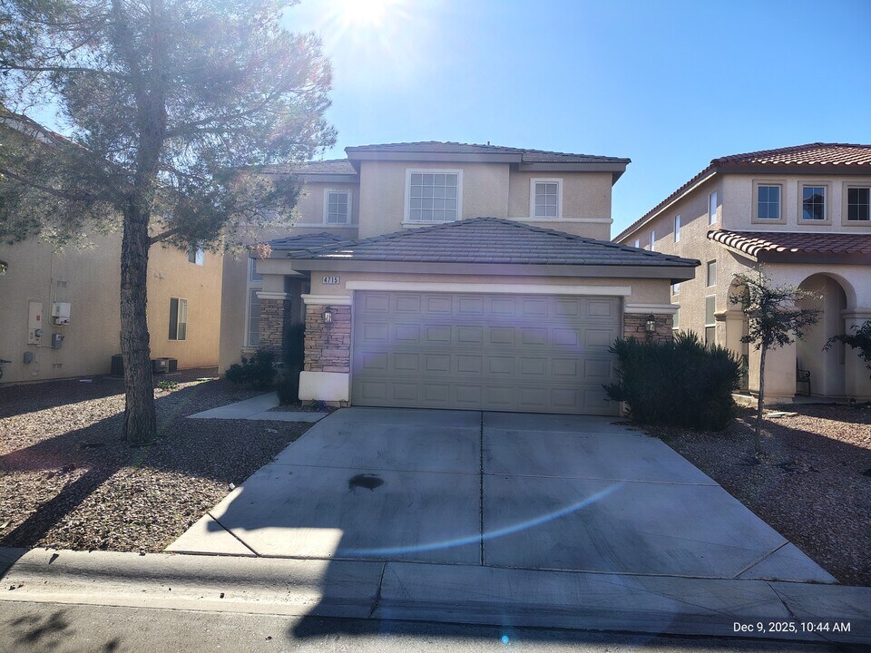 4715 Deer Forest Ave in Las Vegas, NV - Building Photo