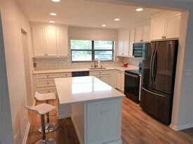 988 SW 9th Ave, Unit HOUSE in Boca Raton, FL - Building Photo