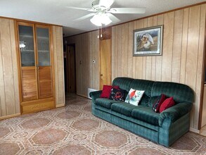 321 Elsa Dr in Avondale, LA - Foto de edificio - Building Photo