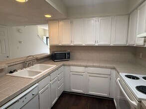 11000 Carmel Crossing Rd in Charlotte, NC - Building Photo - Building Photo