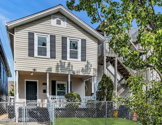 property at 303 Comstock St