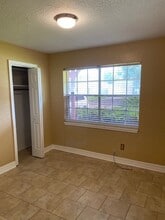 11906 Fairbury Dr in Houston, TX - Building Photo - Building Photo