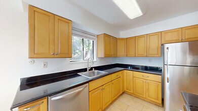 37 Clay Ct in Novato, CA - Building Photo - Building Photo