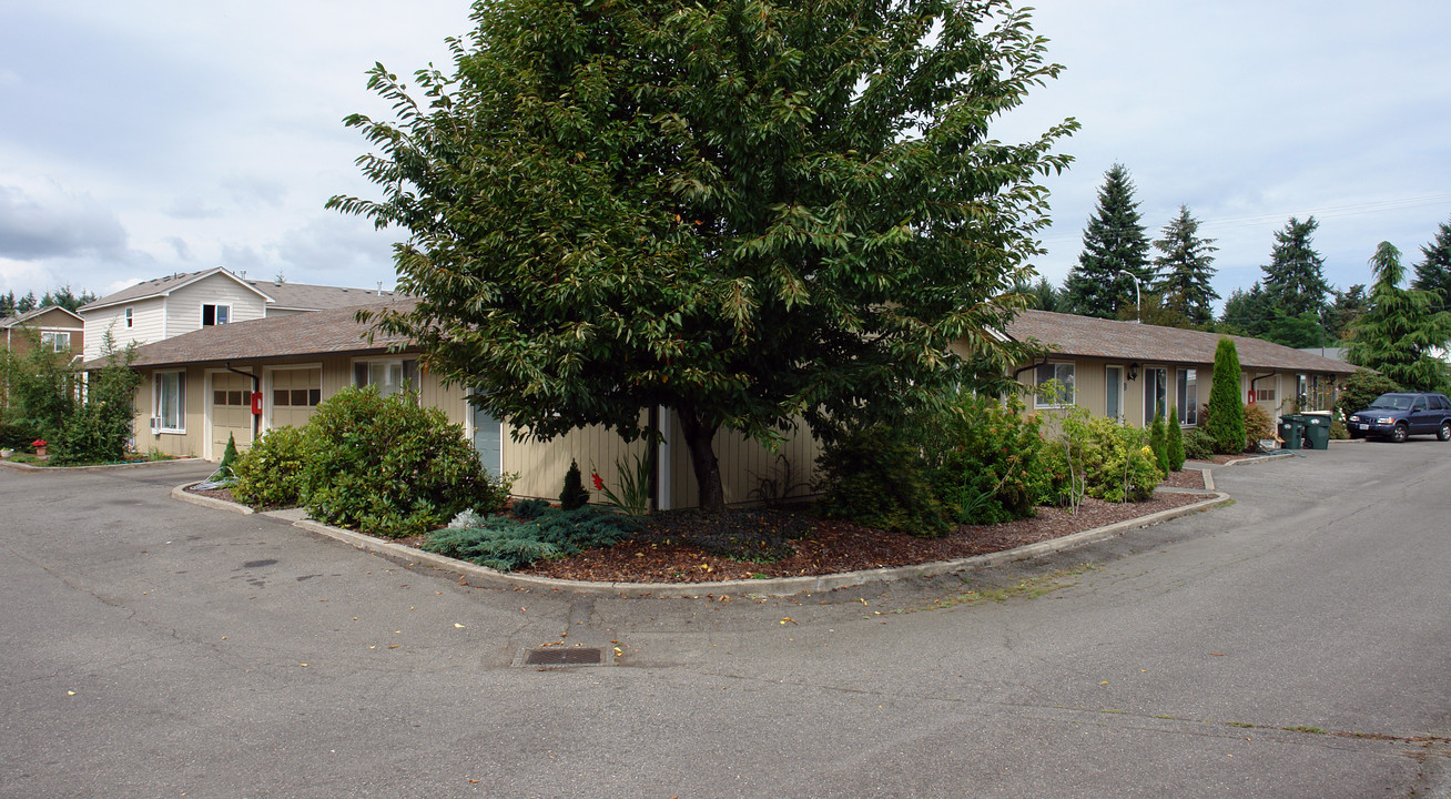 Bishop Apartments in Tumwater, WA - Foto de edificio