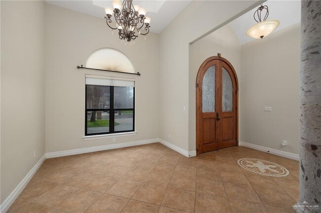 616 N Dalobo Ave in Edinburg, TX - Building Photo - Building Photo