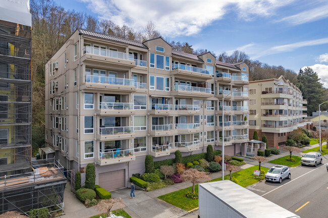 Waterside at Alki Beach in Seattle, WA - Building Photo - Building Photo