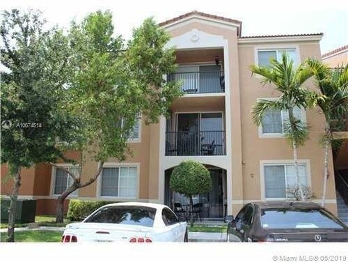 8060 N Nob Hill Rd-Unit -10A in Tamarac, FL - Building Photo