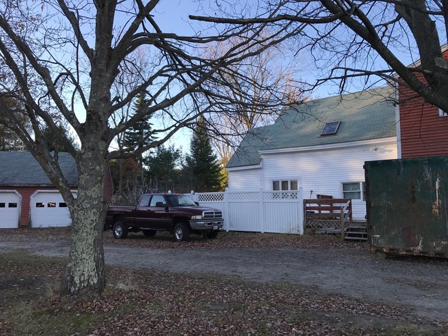 110 Harpswell Rd in Brunswick, ME - Building Photo - Building Photo