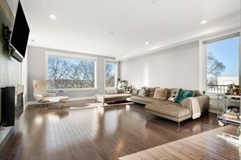 202 Rawson Rd in Brookline, MA - Building Photo