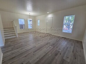 3855 Louis Krohn Dr in Santa Rosa, CA - Building Photo - Building Photo