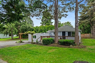 8005 NE 143rd St in Bothell, WA - Foto de edificio - Building Photo