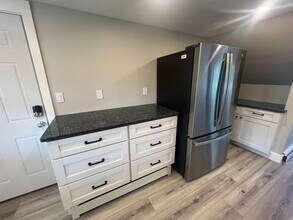 192 Warner St, Unit Updated 3 Bedroom Unit in Manchester, NH - Building Photo - Building Photo