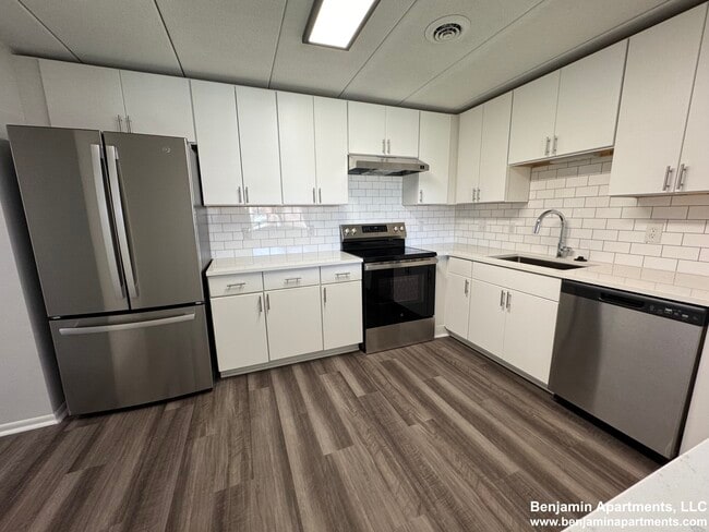 53 Hill Rd, Unit 407 in Belmont, MA - Building Photo - Building Photo