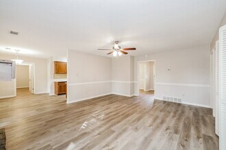 7965 Meadow Trail Dr in Memphis, TN - Building Photo - Building Photo