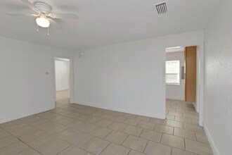 5148 1st Ave S in St. Petersburg, FL - Building Photo - Building Photo