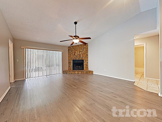 4703 N Dawnmeadow Ct in Plant City, FL - Building Photo - Building Photo