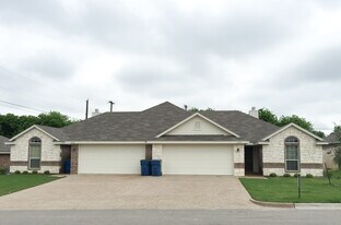 640 Park Ln in Hewitt, TX - Building Photo