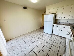 1106 Eastside Dr in Killeen, TX - Building Photo - Building Photo