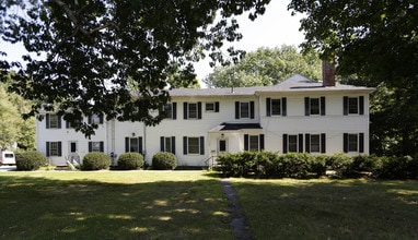 529 Maine Ave in Farmingdale, ME - Building Photo - Building Photo