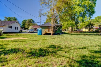 221 Walker St in Kings Mountain, NC - Building Photo - Building Photo