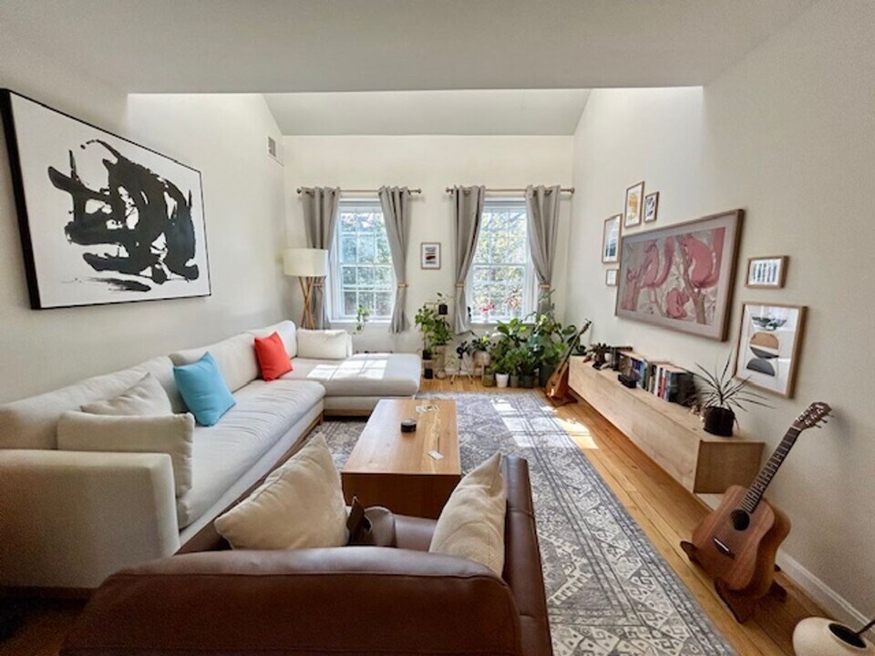 3640 39th St NW in Washington, DC - Building Photo