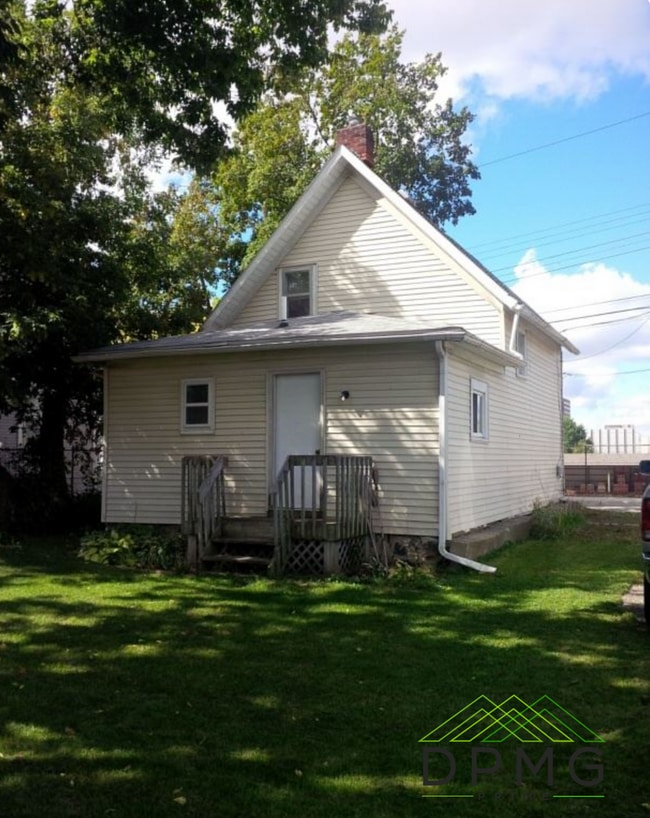 129 Hill St in Lansing, MI - Building Photo - Building Photo