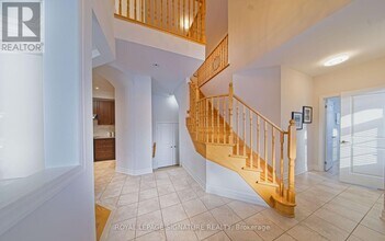 54 Spring Hill Dr in King, ON - Building Photo - Building Photo