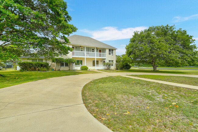 40202 Settlers Path in Georgetown, TX - Building Photo - Building Photo