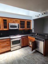 210 Poplar Ave in San Bruno, CA - Building Photo - Building Photo