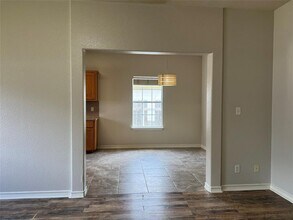 303 Lydia Ln in Thrall, TX - Building Photo - Building Photo