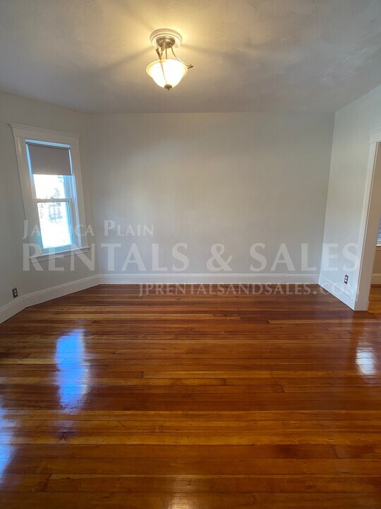 45 Child St in Boston, MA - Building Photo