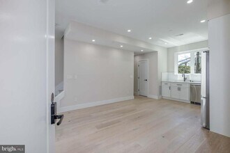 722 Kenyon St NW in Washington, DC - Building Photo - Building Photo