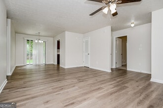 2140 Teri Ln SE in Conyers, GA - Building Photo - Building Photo