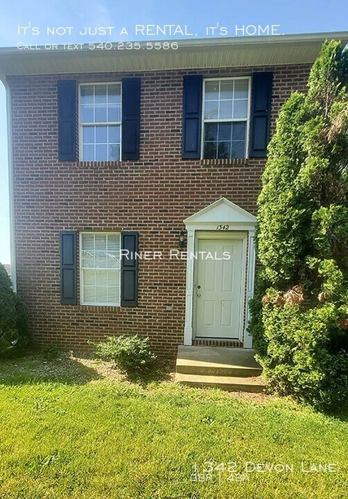 1342 Devon Ln in Harrisonburg, VA - Building Photo