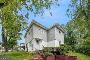 10619 Maple St in Fairfax, VA - Building Photo